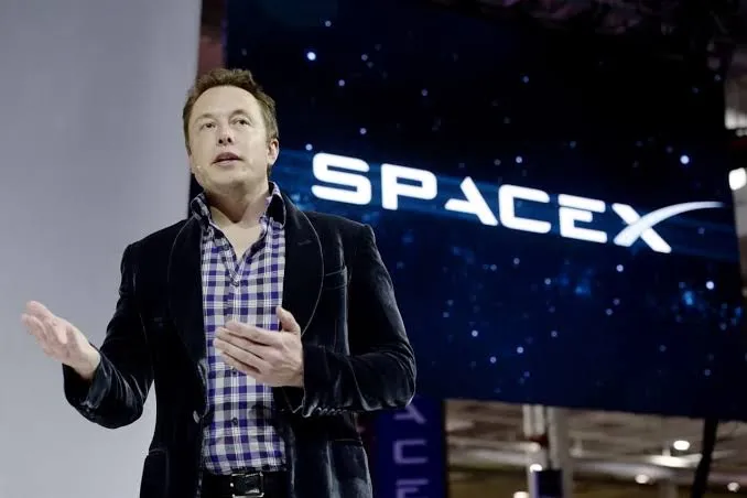 Илон Маск основывает SpaceX