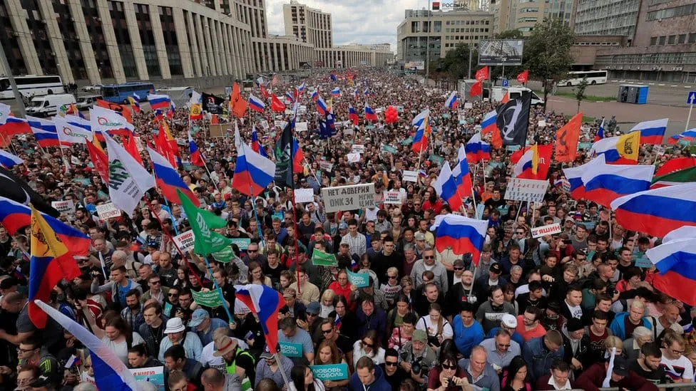 Массовые протесты после выборов в Госдуму