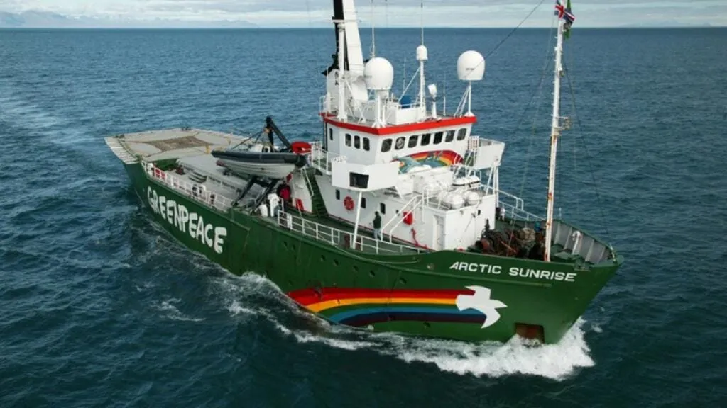 Захват судна Greenpeace «Arctic Sunrise»